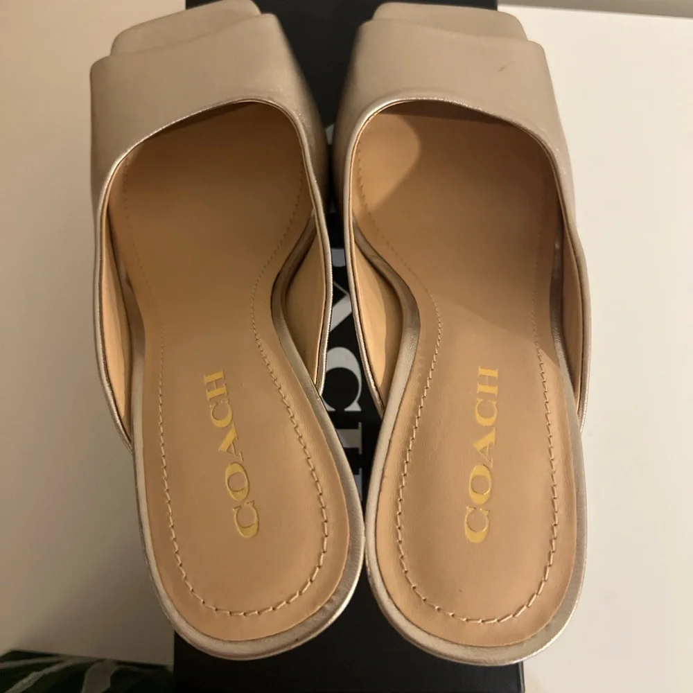 Coach heels - Picture 2 of 7